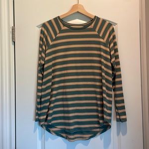 American Eagle Outfitters Long Sleeve stop